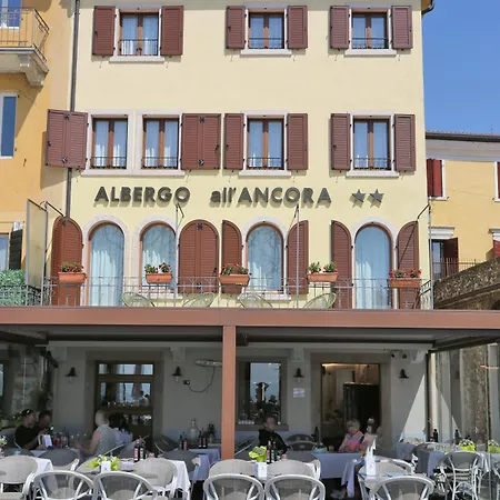 All'ancora 2* Garda (Verona)